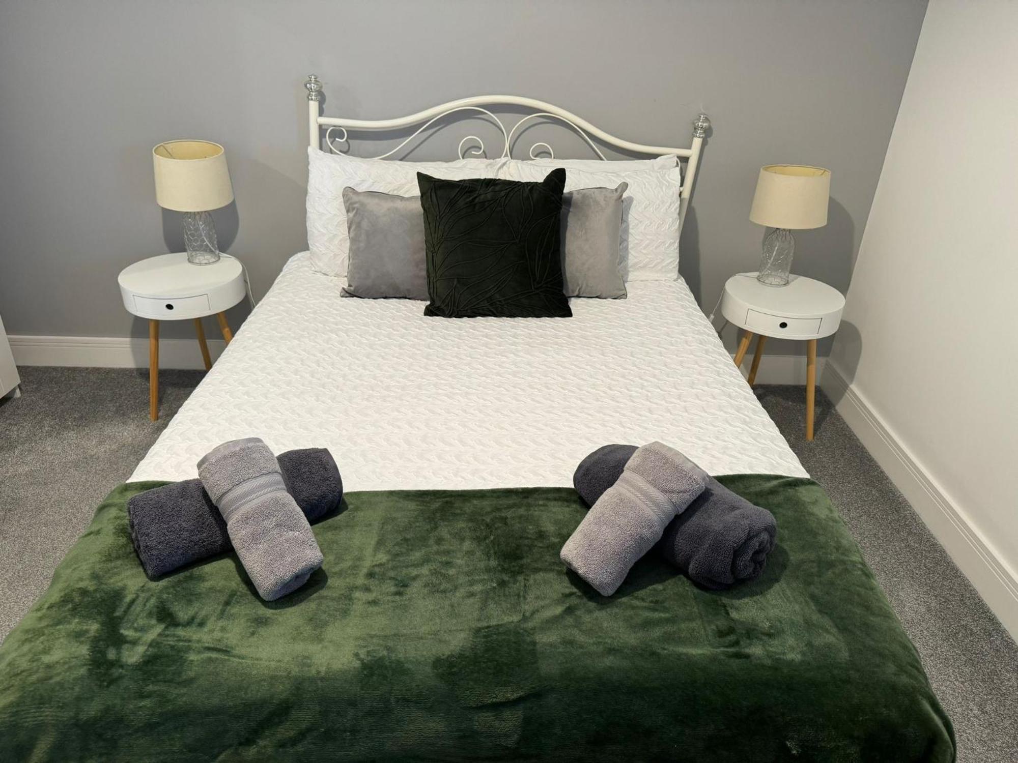 Harbourside - 1 Bed Apartment *